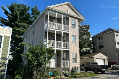 78 Hollis St