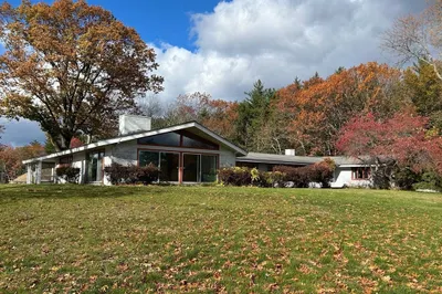 19 Bartlett Ave 1