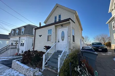 76 Pearl Ave #2