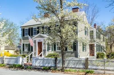 77 Walden St 1
