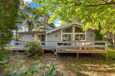 33 Half Moon Cir