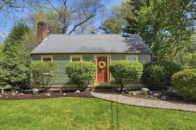 305 Hanover St