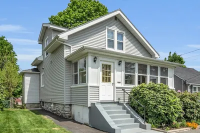 36 Rowena St 1