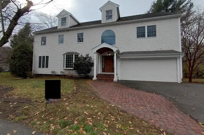 218 Lowell St 1
