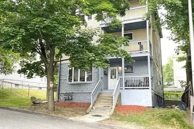 11 Leon St 1