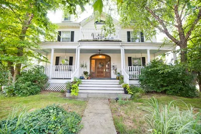 35 Pleasant St #1F