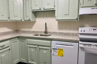 297 Main St #3