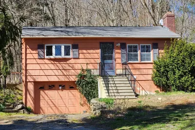 1934 N Brookfield Rd