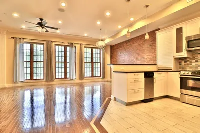 136 Boylston St #4