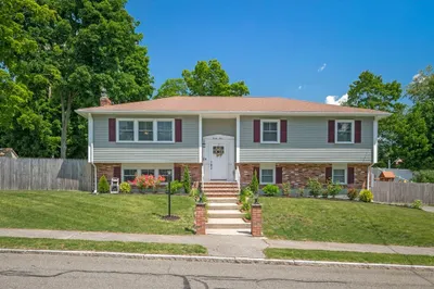 24 W Park Dr 1