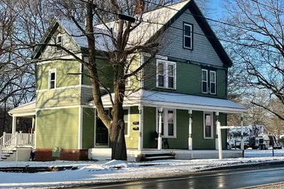 204 Elm St 1
