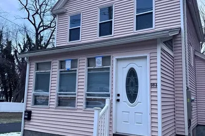 934 Main St 1