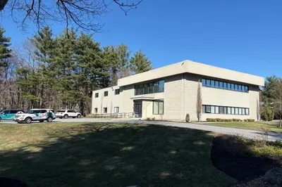 89 Turnpike Road 1