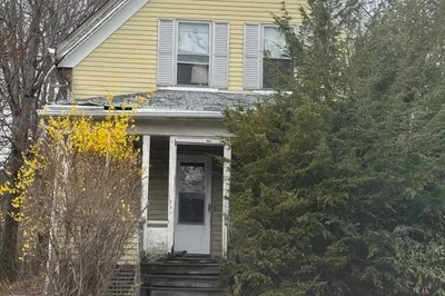 181 Menlo St
