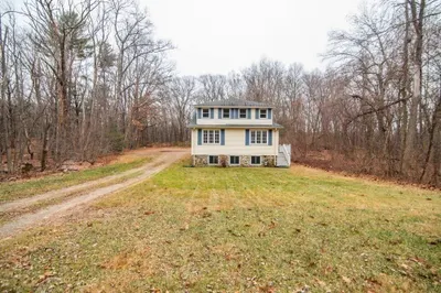 449 Amesbury Rd 1