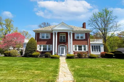 115 Hawthorn Rd 1