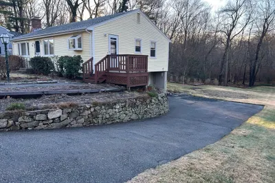 48 Hemlock Dr 1