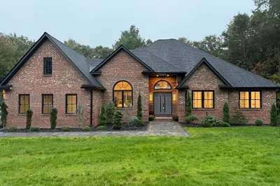 70 Colonial Dr 1