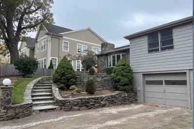 338 Langley Rd