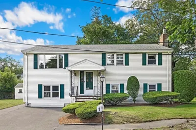 1 Elizabeth Ct 1