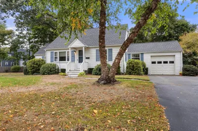 2 Fairview Ave