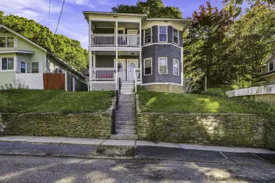 215-217 Marshall St 1