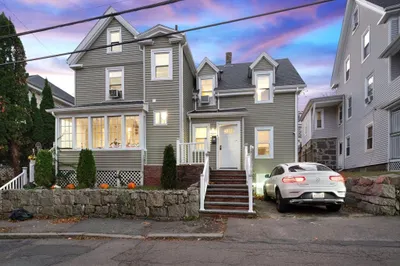 49 Smith St