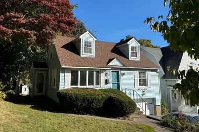 9 Moore Ave