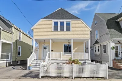 15 Wave Way Ave 1