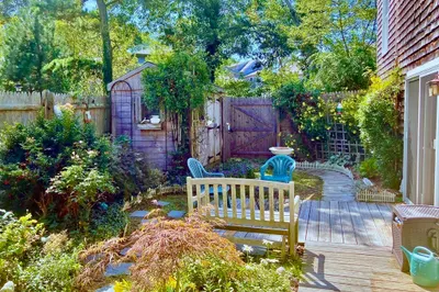 46 Nelson Ave #2