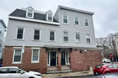 89 Green St 1
