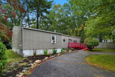 15 Humes St