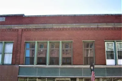 423 Main St 1