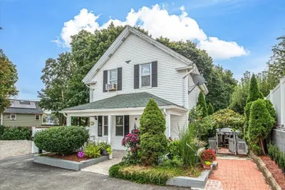 1330 River St 1
