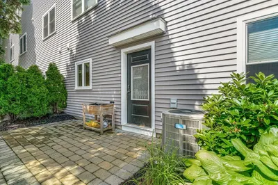 55 Chestnut St #1