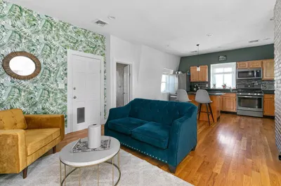 42 King Street #3