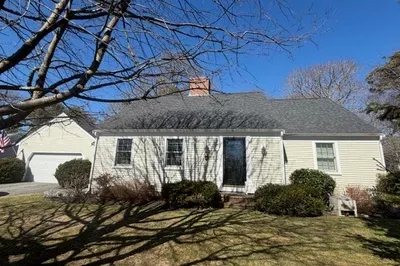 121 Eileen St