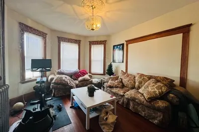 109 Calumet St #1 1