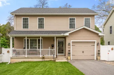 152 Ambrose St 1
