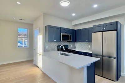5 Breed St #4