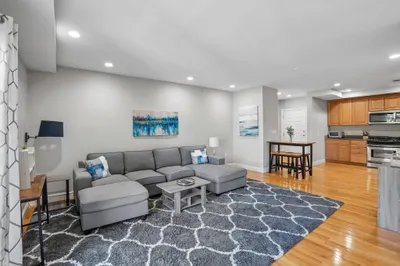 328 Copeland St #3A 1