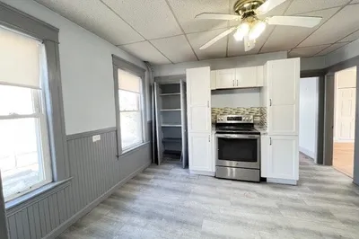 8 Summerhill Ave., Ave #1 1