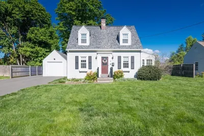 77 Lindbergh Blvd 1