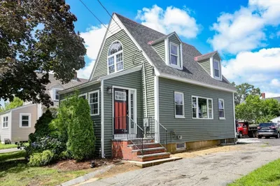 9 Salem St 1
