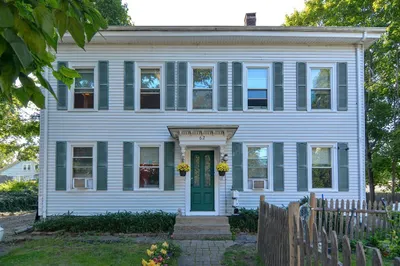62 Circular St