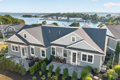 533 Woods Hole Rd #D101 1