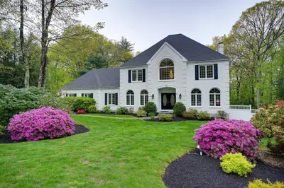 11 Wedgewood Dr
