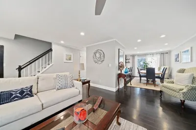 4F Franklin Square #4F