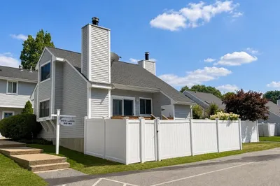 203 Lake St #36