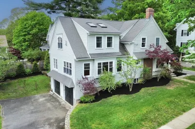 18 Stone Ave